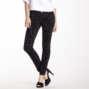 NWT Romeo & Juliet Damask Printed Jean Size 26